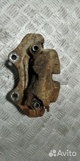 Суппорт передний правый Gl x164