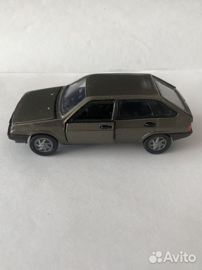Модель 1:43 ваз-2109
