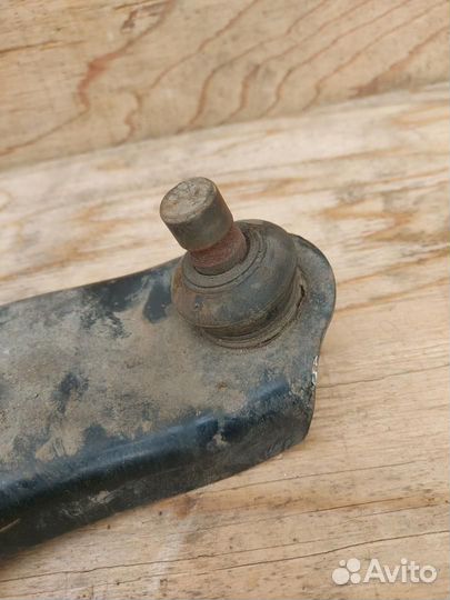 Рычаг передний правый Nissan Leaf AZE0 54500-1KA0B