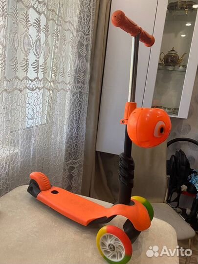 Самокат детский трехколесный с сиденьем