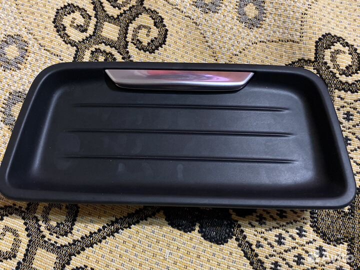 Вставка подстаканника Bmw F30