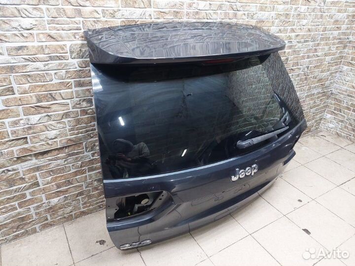 Крышка багажника Jeep Grand Cherokee
