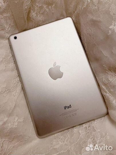 Плaншeт Aрple iPad mini 16Gb Wi-Fi, серебристый