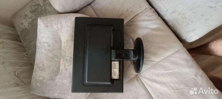 Монитор LG flatron e 1942