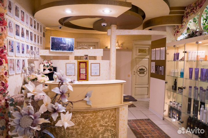 Помощник парикмахера-стилиста