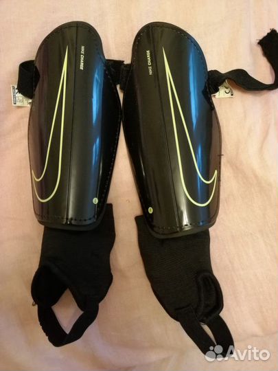 Футбольные щитки