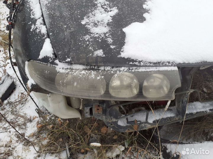 Фара правая на Mitsubishi Emeraude