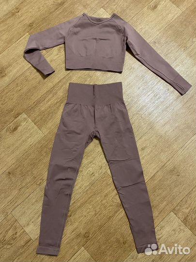 Спортивный костюм женский