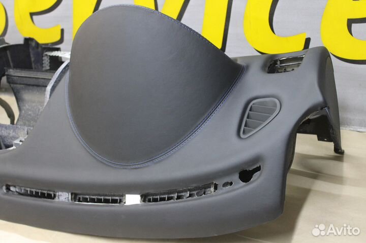 Торпедо Mitsubishi Carisma (кожа)