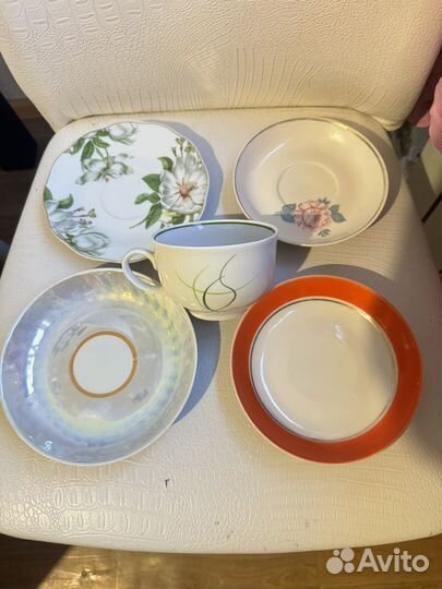 Чайные тарелки разные, блюдце