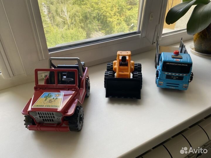 Набор машинок для мальчика 3 шт