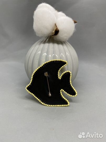 Брошь рыбка