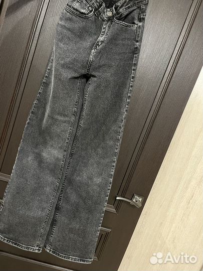 Джинсы широкие