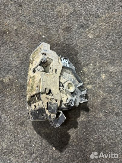 Замок задний левый Ford Focus 1