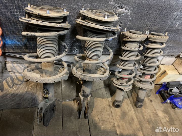 Комплект стоек Subaru legacy bl-bp