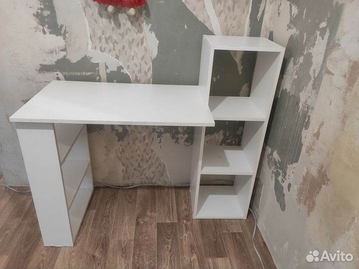 Письменный стол