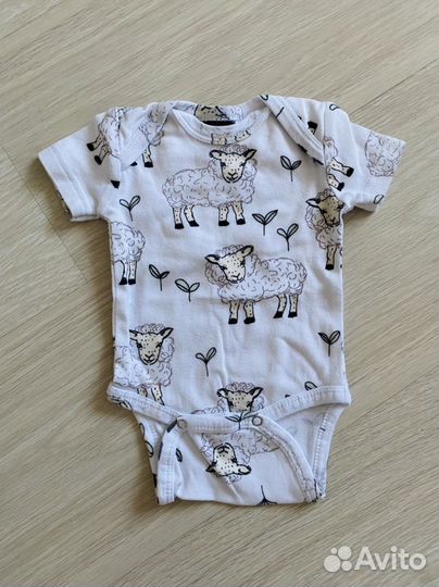 Комплект детских вещей от бренда Mjolk