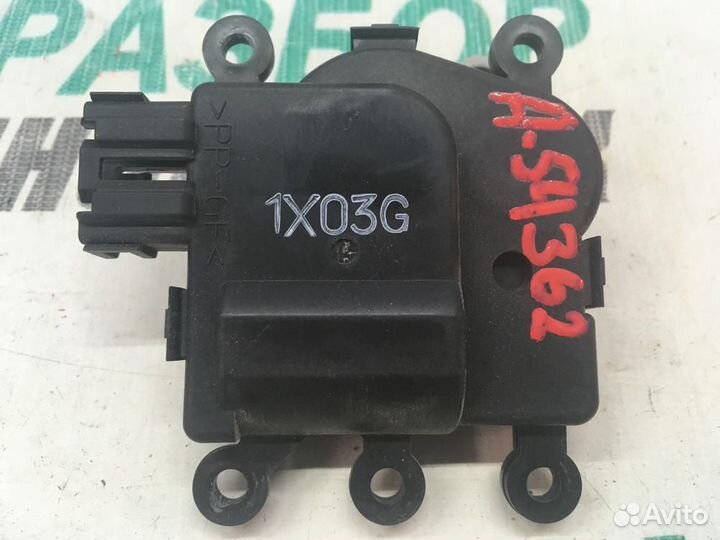 Моторчик заслонки печки для Mazda 6 2007-2012г