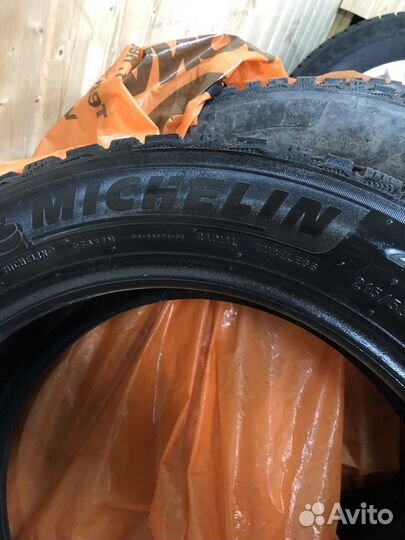 Michelin X-Ice North 4 215/55 R17
