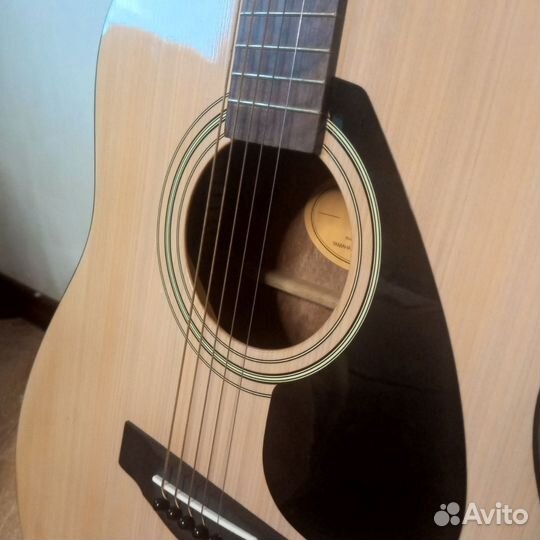 Классическая гитара yamaha