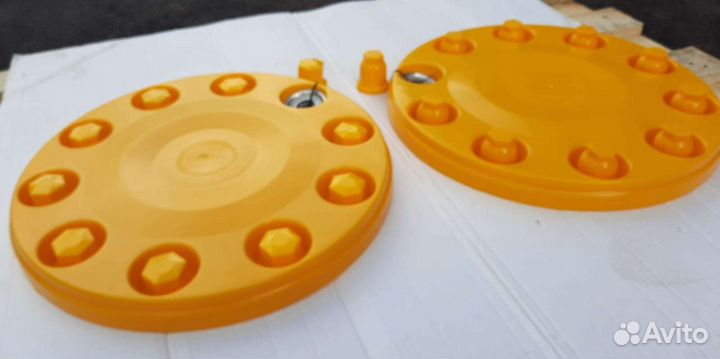 Комплект 2шт колпаки с колпачками на гайки Желтые