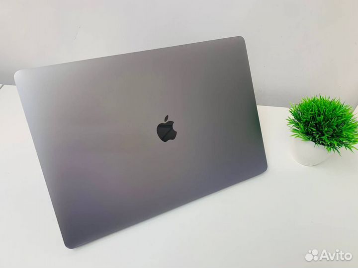 Apple MacBook Pro 15 2017 (Touch Bar)