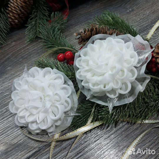 Пышные белые бантики ручной работы