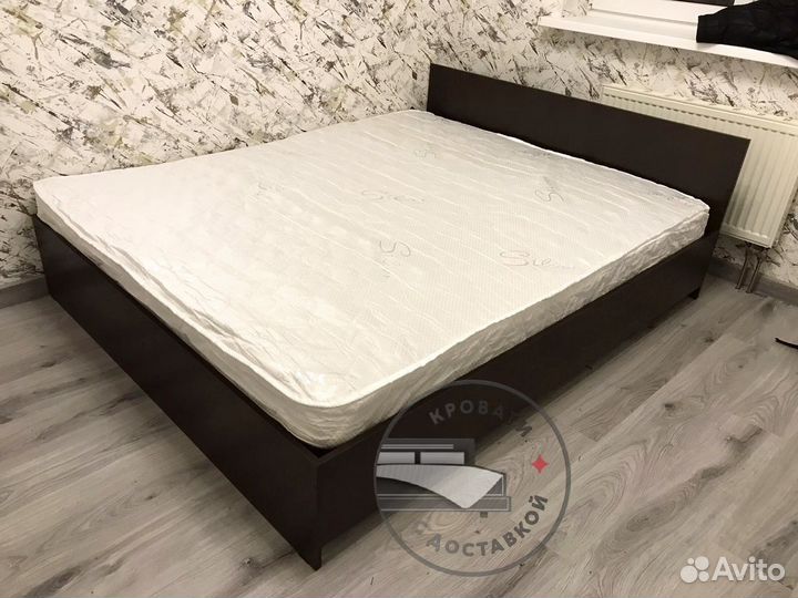 Кровать