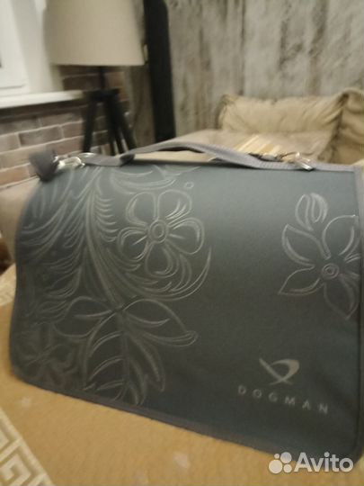 Переноска для кошек и собак