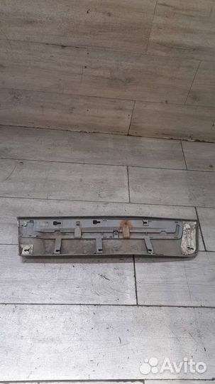 Молдинг двери задний правый Toyota Land Cruiser