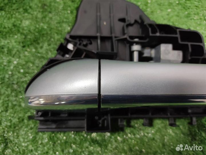 Ручка наружная двери задней левой Mercedes Benz M