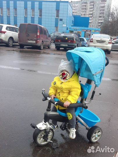 Трехколесный велосипед с родительской ручкой