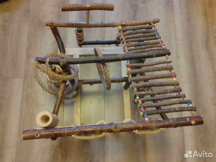 Игровой стенд для попугая