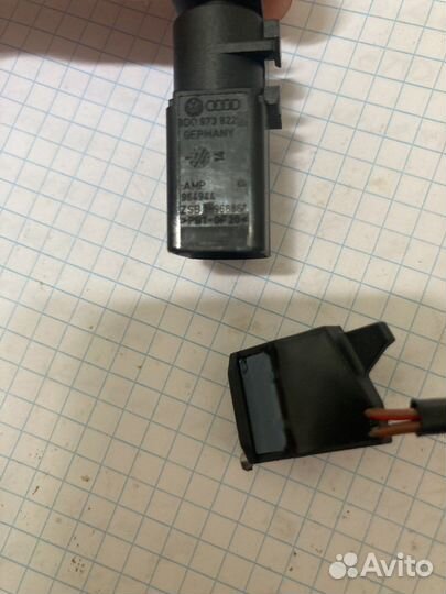 Микровыключатель капота Audi 4H0 953 236