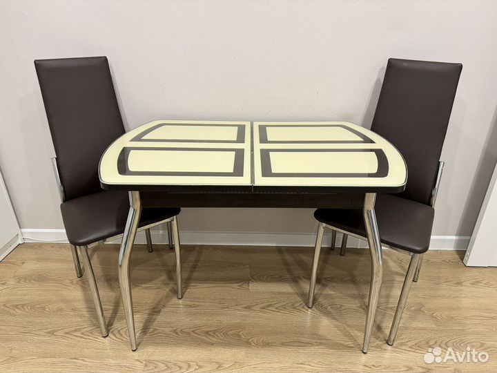 Кухонный стол