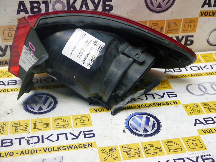 Фонарь левый снаружи Фольксвген Тигуан