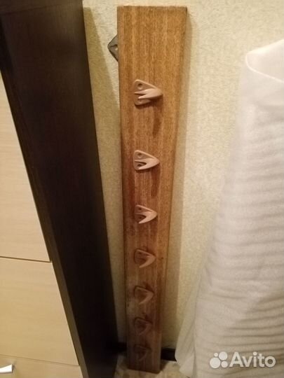 Вешалка настенная