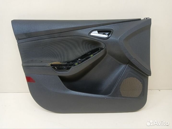 Обшивка двери передней левой Ford Focus 3 2011