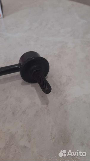 Стойки стабилизатора передние на Nissan