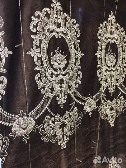 Шторы с гардиной, гирлянда