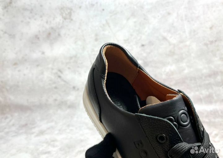 Кроссовки Boss комфортные