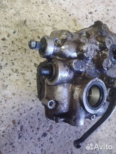 Крышка коробки передач Урал с з/х