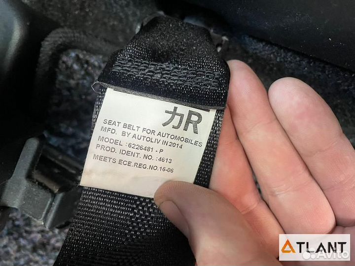 Накладка замка багажника toyota aqua