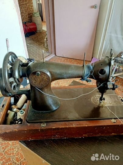 Швейная машинка зингер ручная