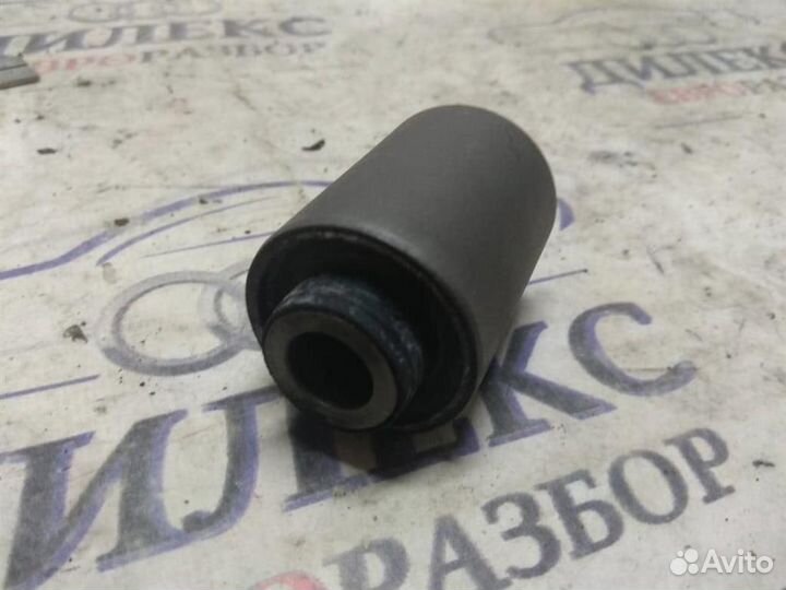 Ниссан террано сайлентблок рычага. Сайлентблоков рычага Ниссан d22. Nab169. Сайлентблоки заднего продольного рычага Ниссан Террано.