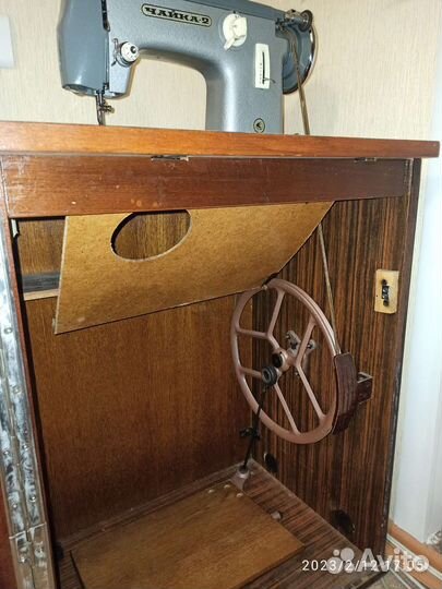 Швейная машина Чайка 2