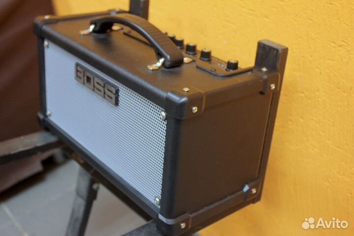 Boss Dual Cube LX Amp Combo