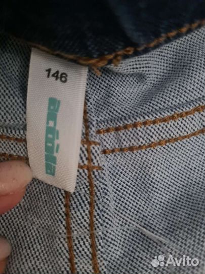 Новые джинсы 146 см фирма Акула