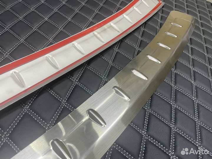 Накладка на бампер Nissan Patrol Y62