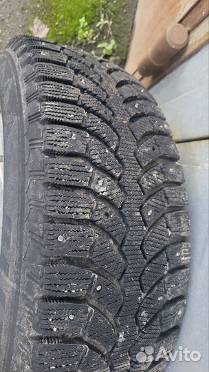 Bridgestone Blizzak Spike-01 205/70 R15